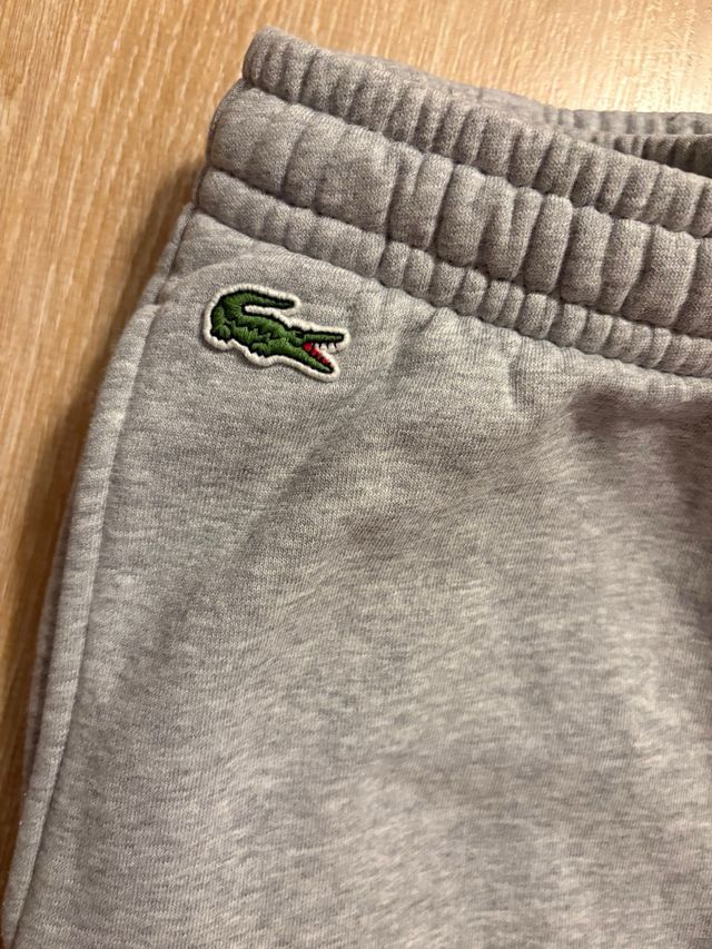 Pantalón deportivo Lacoste gris talla M