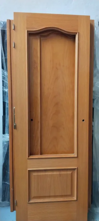 Varias Puertas de madera maciza inclui 2 de seguri