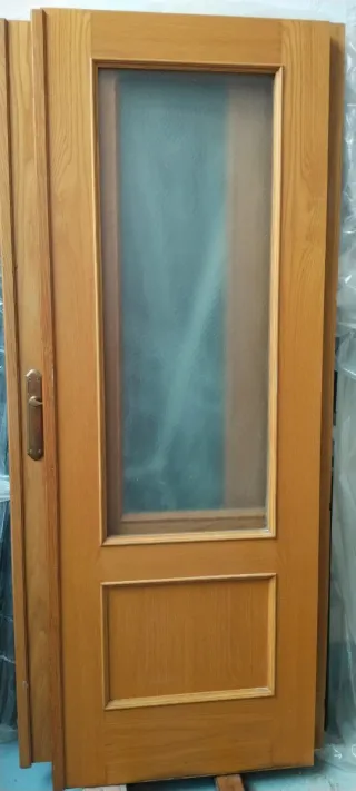 Varias Puertas de madera maciza inclui 2 de seguri