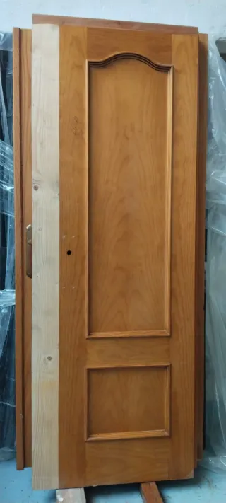 Varias Puertas de madera maciza inclui 2 de seguri