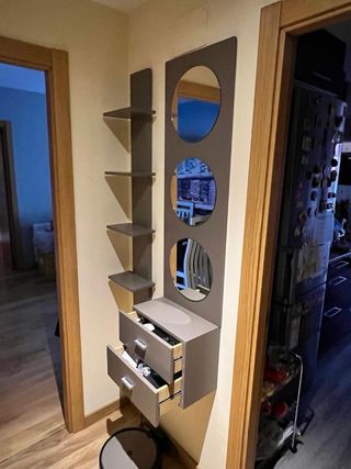 Mueble recibidor con espejo y cajones