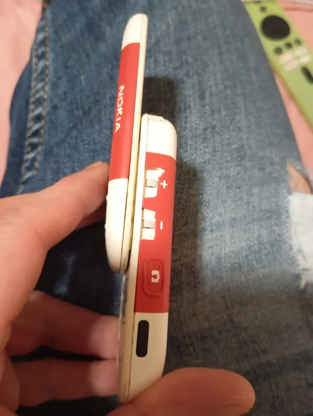 Nokia 5200 Vermelho e Branco