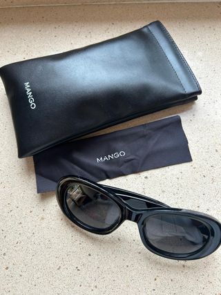 Gafas de sol Mango negras