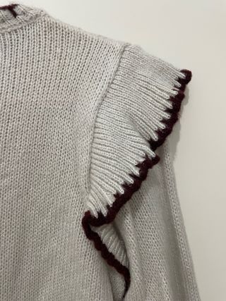 Jersey gris con volantes