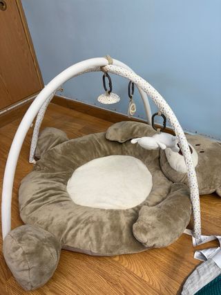 Manta de actividades para bebé