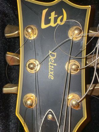 Guitarra LTD Deluxe EC-1000 para zurdos.