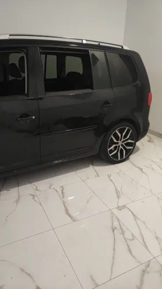 Volkswagen Touran 2011
