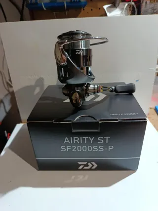 Carrete Daiwa 24 AIRITY ST SF 2000SS-P.
