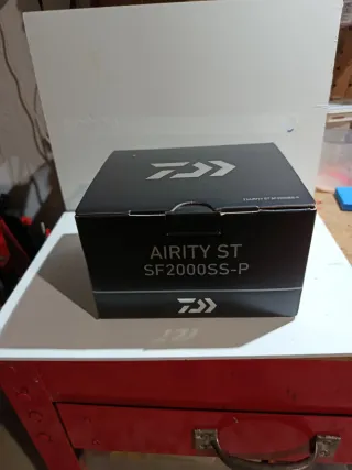 Carrete Daiwa 24 AIRITY ST SF 2000SS-P.