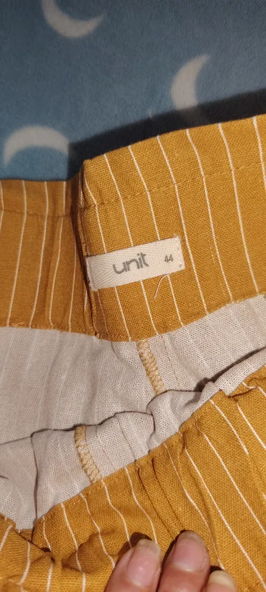 Shorts de mujer amarillos a rayas