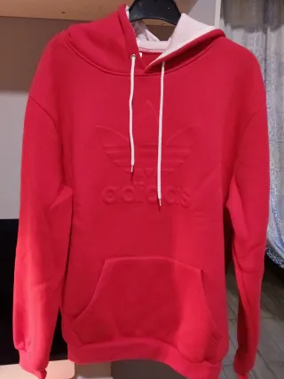 Sudadera Adidas con capucha roja