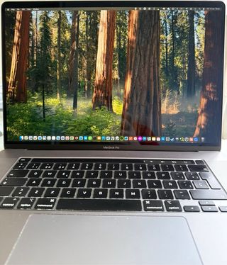 MacBook Pro 16 2019 i7 • 16GB RAM • 2TB SSD