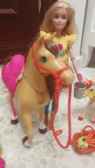 Barbie Día de Hípica con Caballos y Accesorios