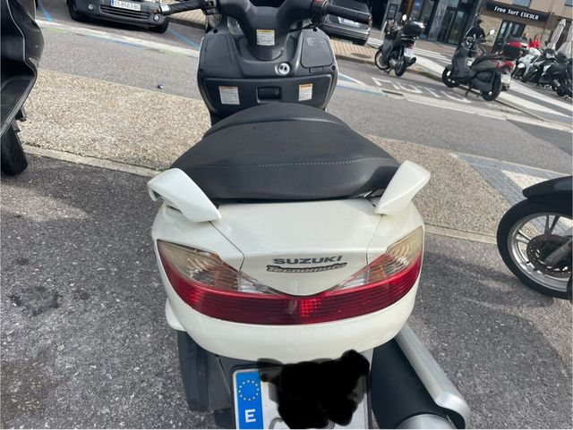 Suzuki Burgman 200cc Blanca