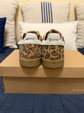 Zapatilla Deportiva Leopardo Beige y Marrón
