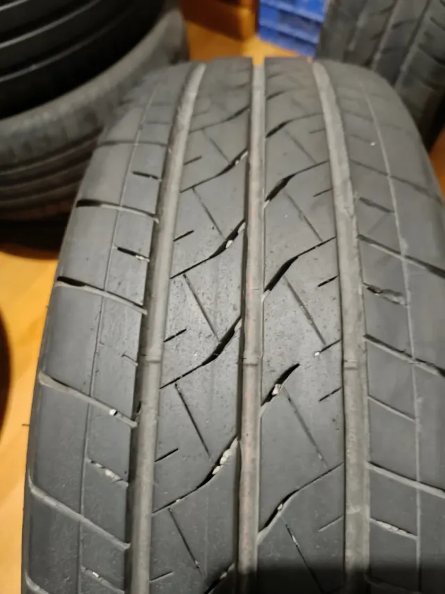 Bridgestone 205/65R16C 107/105T Neumático