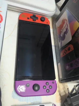 Nintendo Switch OLED Edizione Pokémon