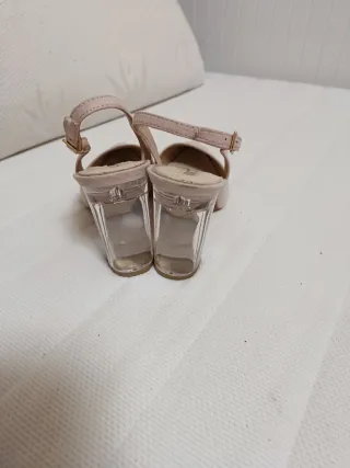 Zapatos de tacón rosa claro