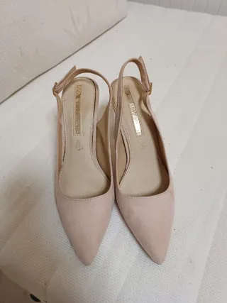 Zapatos de tacón rosa claro