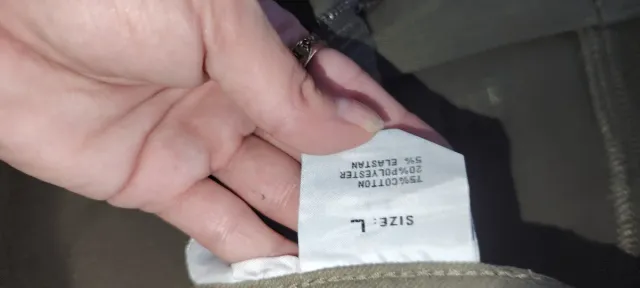 Falda verde oliva con rotos