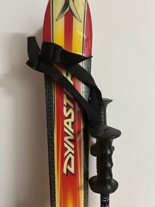 Esquís Dynastar con fijaciones Salomon