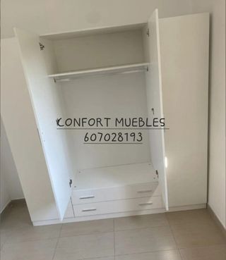 Guardaroba spaziosi e eleganti in legno con 2, 3 e 4 ante