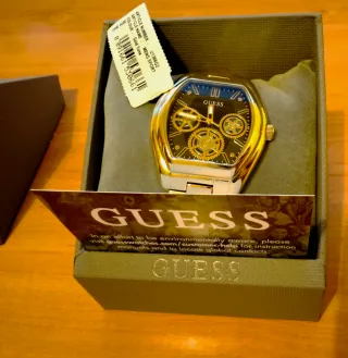 Reloj Guess Hombre Esfera Negra y Dorada