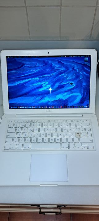 MacBook finales 2009 produccion musical y diseño