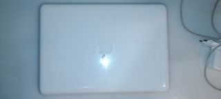 MacBook finales 2009 produccion musical y diseño