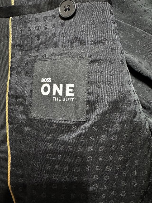 Americana Negra Hugo Boss Regular Fit Lana Virgen