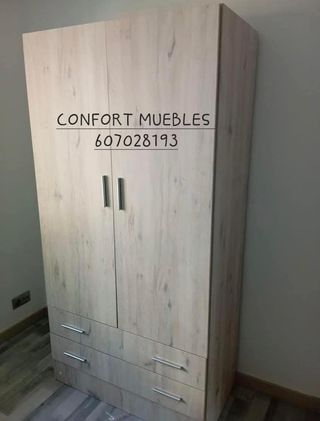 Guardaroba spaziosi ed eleganti in legno a 2, 3 e 4 ante.