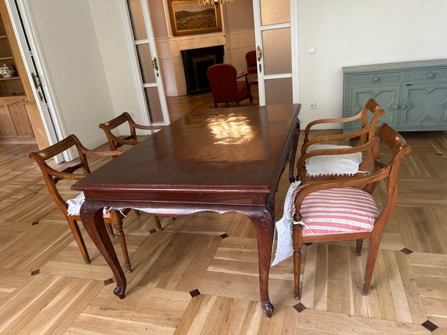 Sillas de comedor de madera y tela