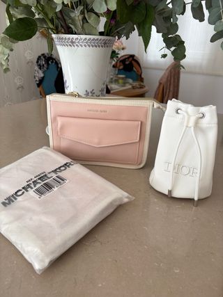 Neceser: Moschino, Chanel, Versace, Dior y MK