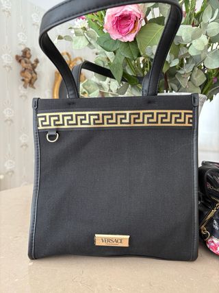 Neceser: Moschino, Chanel, Versace, Dior y MK