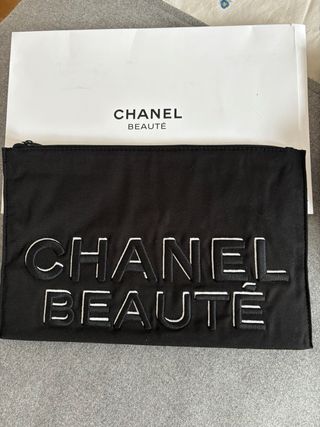 Neceser: Moschino, Chanel, Versace, Dior y MK