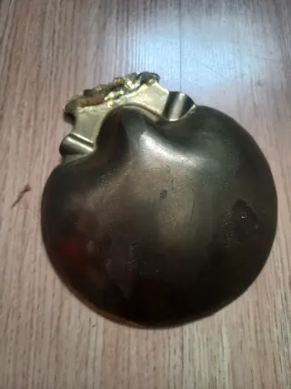 Cenicero metal forma concha decoración vintage