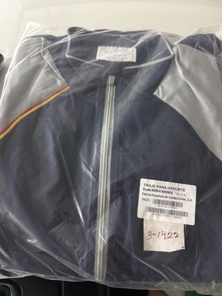 Traje de Deporte Talla L Fábrica Española