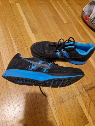 Zapatillas Nike Negras y Azules