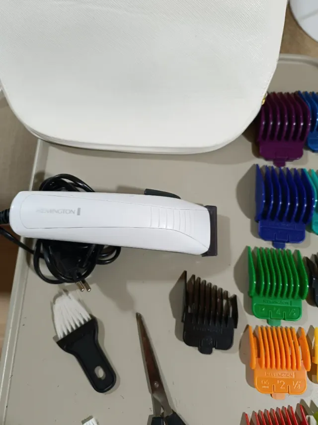 Máquina Cortapelo Remington + Accesorios
