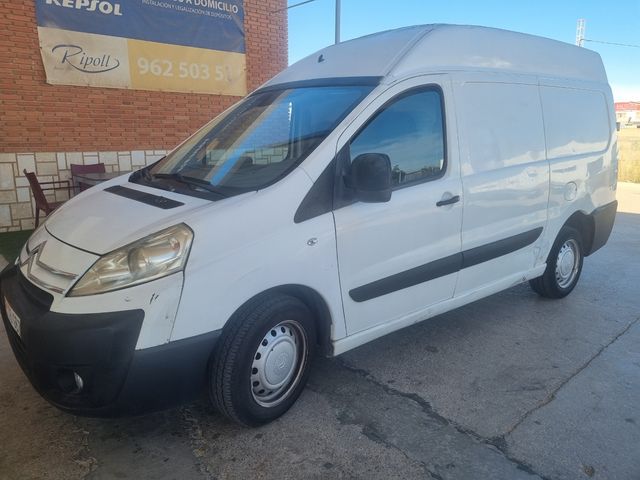 RENT A CAR. FURGONETAS Y COCHES