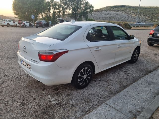 RENT A CAR. FURGONETAS Y COCHES