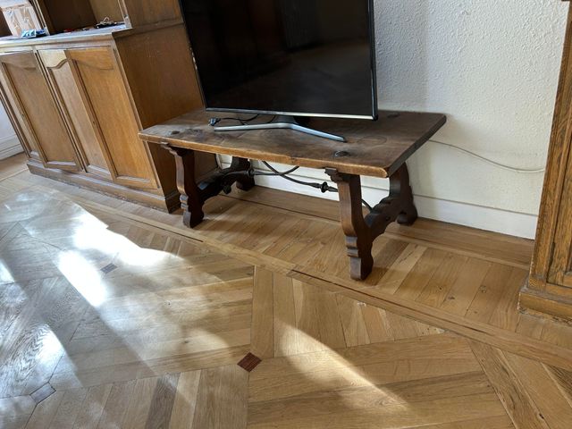 Tavolo in legno rustico