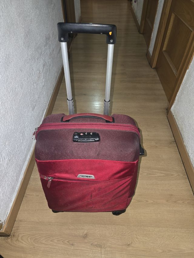 Maleta de cabina Samsonite roja