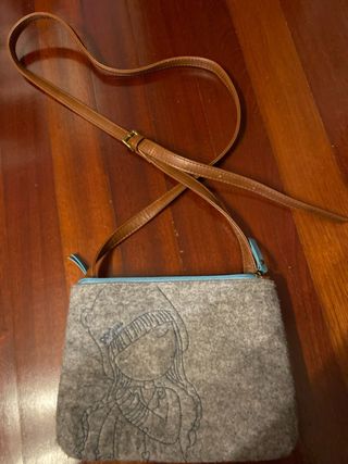 Bolso Gorjuss niña gris con correa marrón