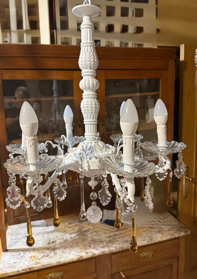 Lámpara de araña antigua blanca