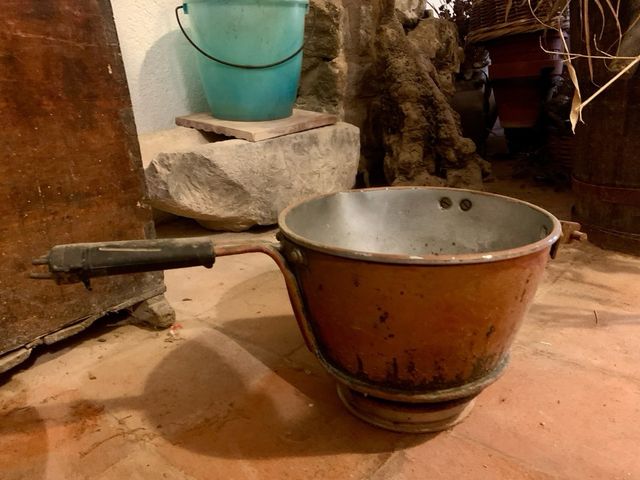 Tres Cazos eléctricos de cobre antiguos