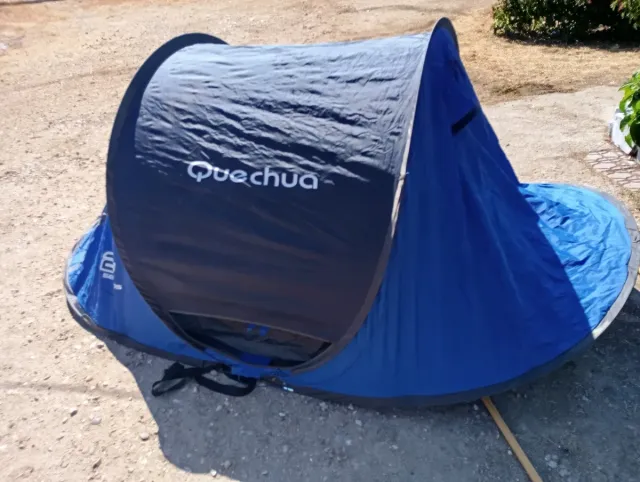 Tienda de campaña Quechua azul