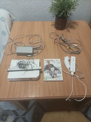 Nintendo Wii Blanca + Fifa 14