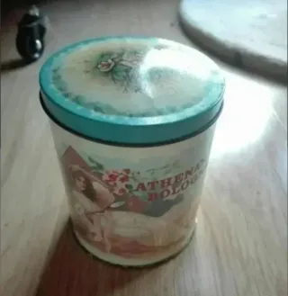 Lata vintage decorada