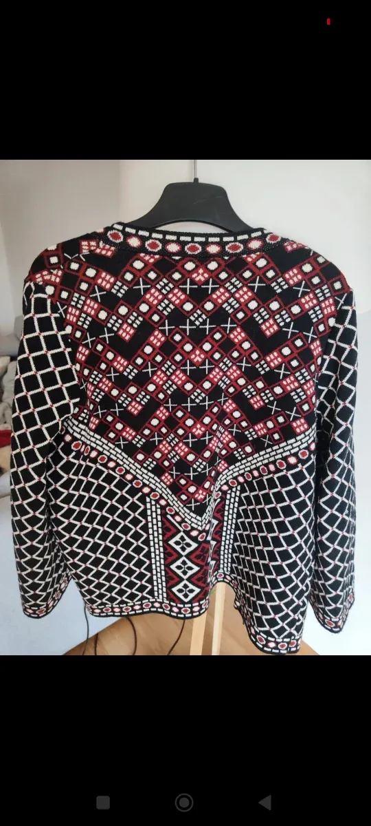 Chaqueta tejida con estampado étnico